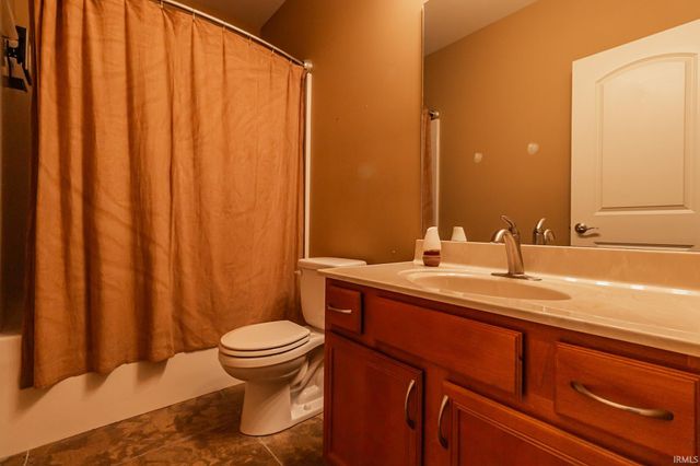 424 Knollview Drive, Evansville, IN 47711