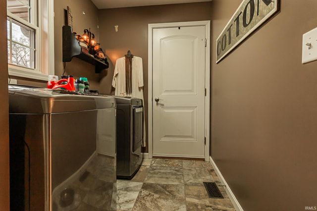 424 Knollview Drive, Evansville, IN 47711