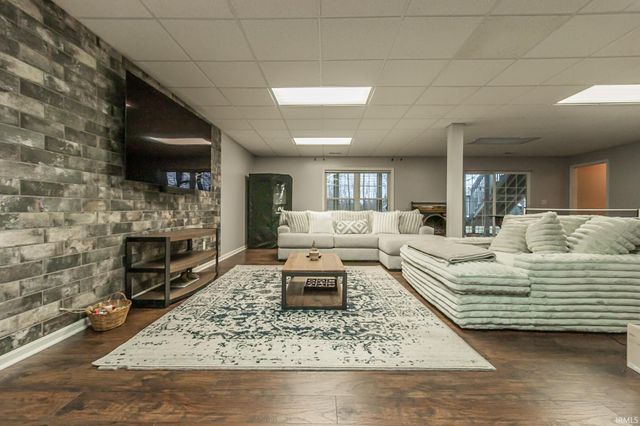 424 Knollview Drive, Evansville, IN 47711