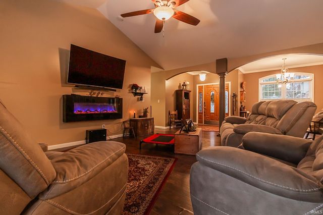 424 Knollview Drive, Evansville, IN 47711