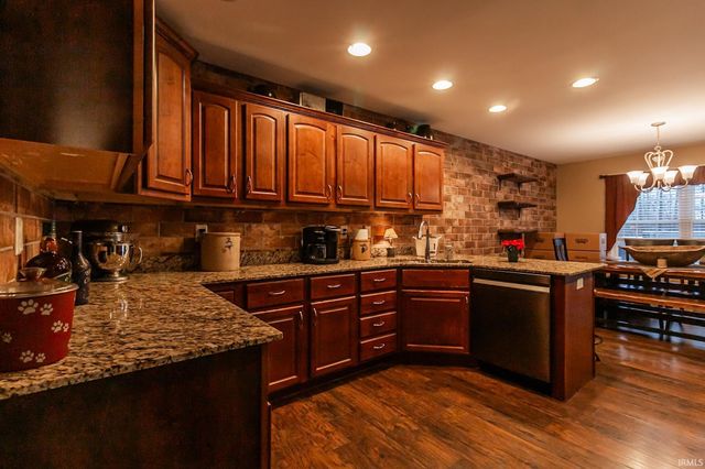 424 Knollview Drive, Evansville, IN 47711