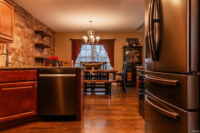 424 Knollview Drive, Evansville, IN 47711