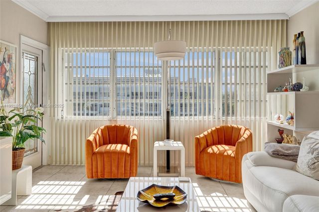 330 SE 2nd St 404E, Hallandale Beach, FL 33009