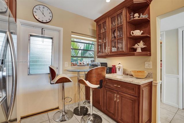 330 SE 2nd St 404E, Hallandale Beach, FL 33009