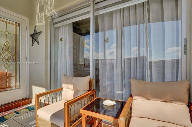 330 SE 2nd St 404E, Hallandale Beach, FL 33009