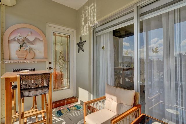 330 SE 2nd St 404E, Hallandale Beach, FL 33009