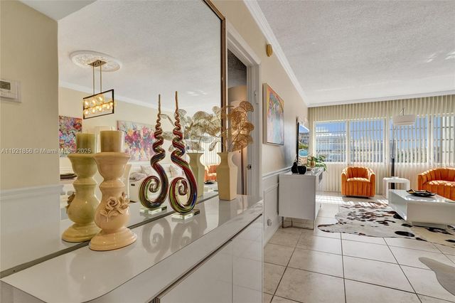 330 SE 2nd St 404E, Hallandale Beach, FL 33009