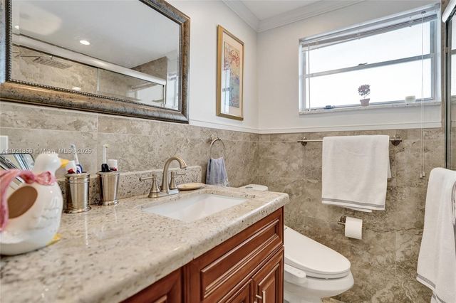 330 SE 2nd St 404E, Hallandale Beach, FL 33009