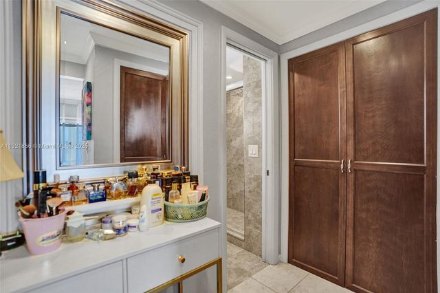 330 SE 2nd St 404E, Hallandale Beach, FL 33009