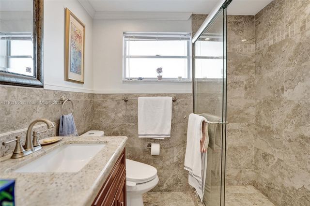 330 SE 2nd St 404E, Hallandale Beach, FL 33009