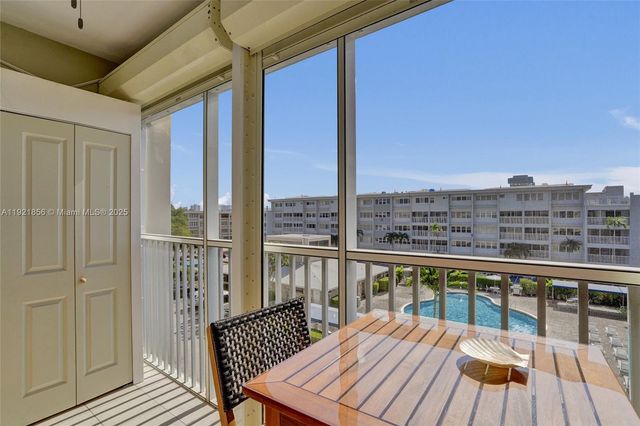 330 SE 2nd St 404E, Hallandale Beach, FL 33009