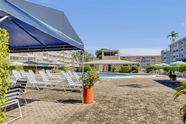 330 SE 2nd St 404E, Hallandale Beach, FL 33009