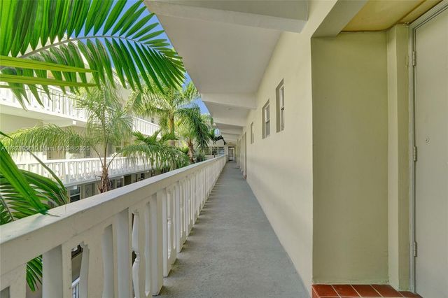 330 SE 2nd St 404E, Hallandale Beach, FL 33009