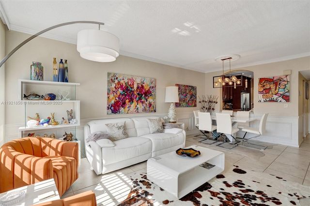 330 SE 2nd St 404E, Hallandale Beach, FL 33009