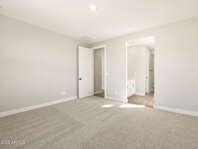 326 W FLATIRON Trail, Apache Junction, AZ 85120