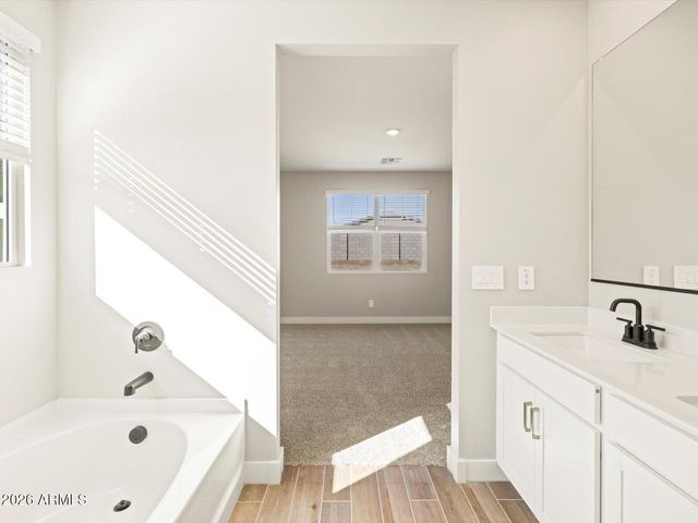 326 W FLATIRON Trail, Apache Junction, AZ 85120
