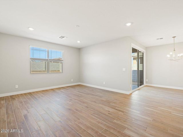 326 W FLATIRON Trail, Apache Junction, AZ 85120