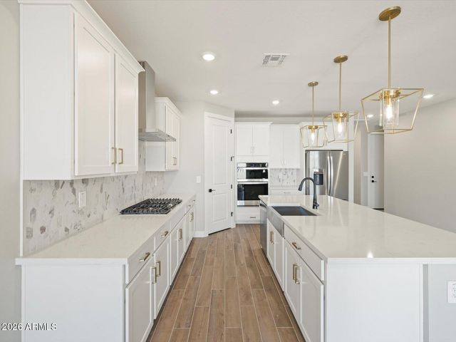 326 W FLATIRON Trail, Apache Junction, AZ 85120