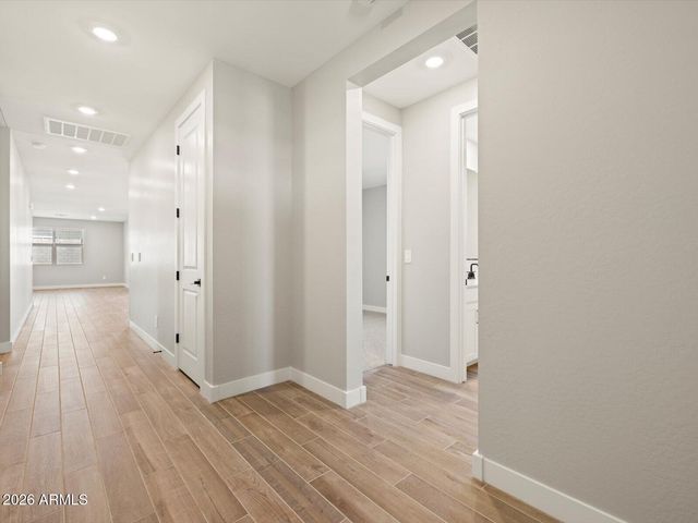 326 W FLATIRON Trail, Apache Junction, AZ 85120