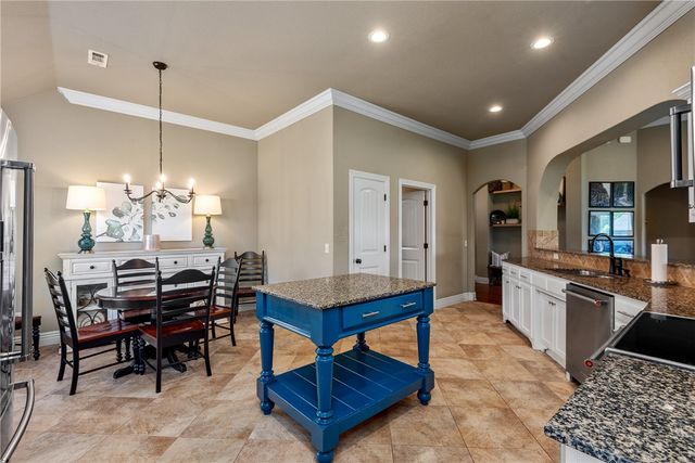 3802 NE Oaktrace Avenue, Bentonville, AR 72712
