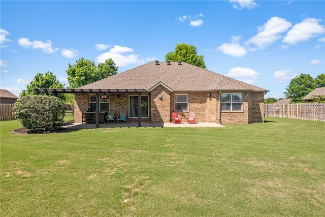 3802 NE Oaktrace Avenue, Bentonville, AR 72712