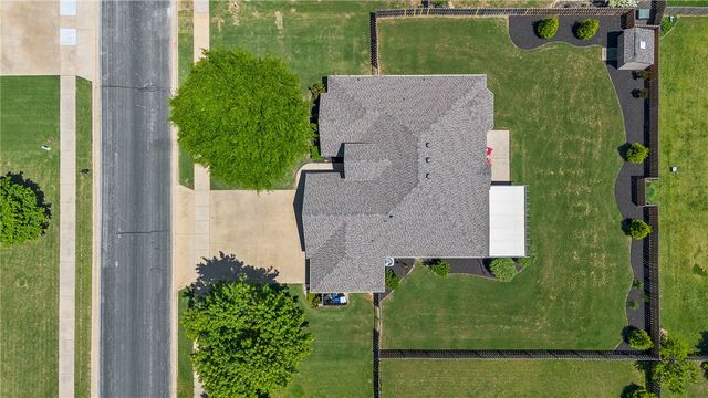 3802 NE Oaktrace Avenue, Bentonville, AR 72712