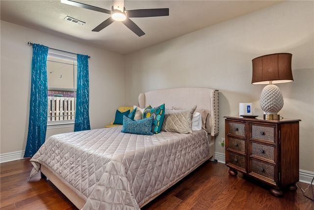 3802 NE Oaktrace Avenue, Bentonville, AR 72712