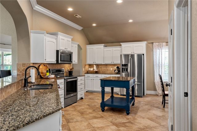 3802 NE Oaktrace Avenue, Bentonville, AR 72712