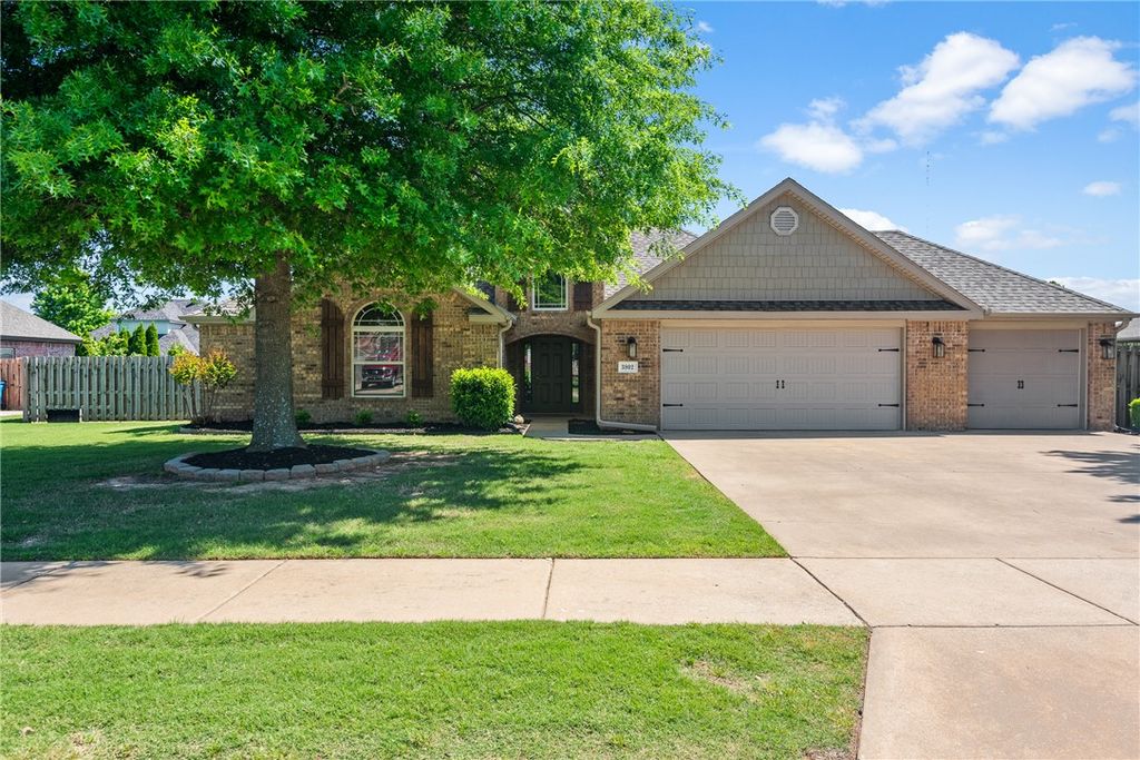 3802 NE Oaktrace Avenue, Bentonville, AR 72712