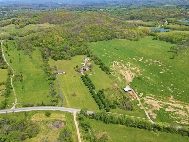 2149 Mooresville Pike, Culleoka, TN 38451