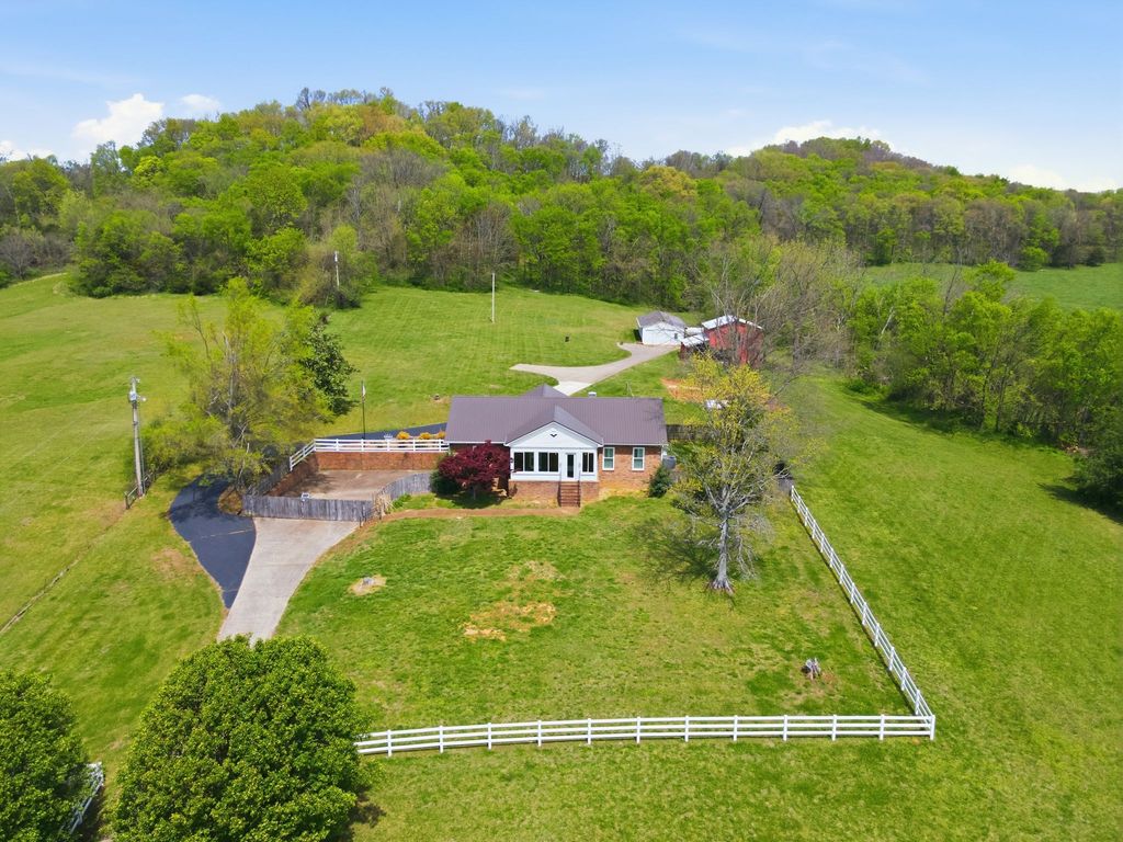 2149 Mooresville Pike, Culleoka, TN 38451