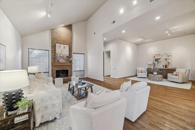 2702 S Glen Haven Boulevard, Houston, TX 77025