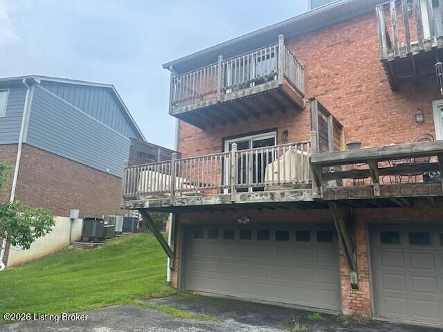 6400 Marina Dr, Prospect, KY 40059