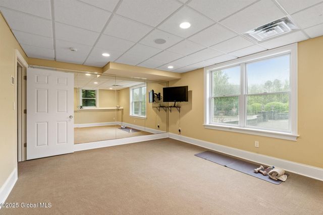 1014 Catherines Woods Drive, Niskayuna, NY 12309
