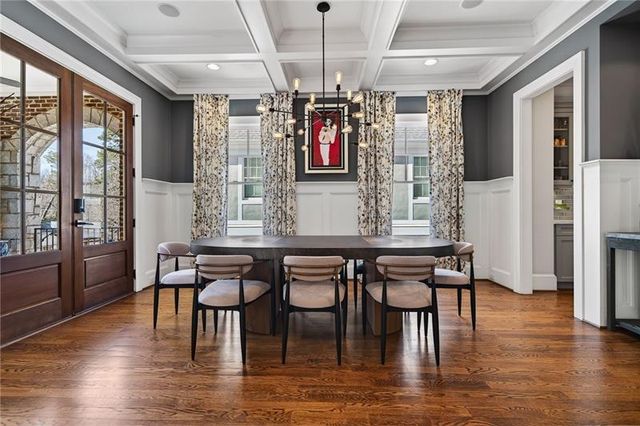 750 Yorkshire Road N, Atlanta, GA 30306