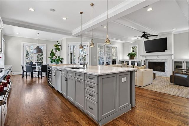 750 Yorkshire Road N, Atlanta, GA 30306