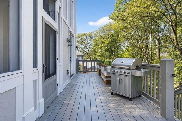 750 Yorkshire Road N, Atlanta, GA 30306