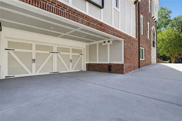 750 Yorkshire Road N, Atlanta, GA 30306