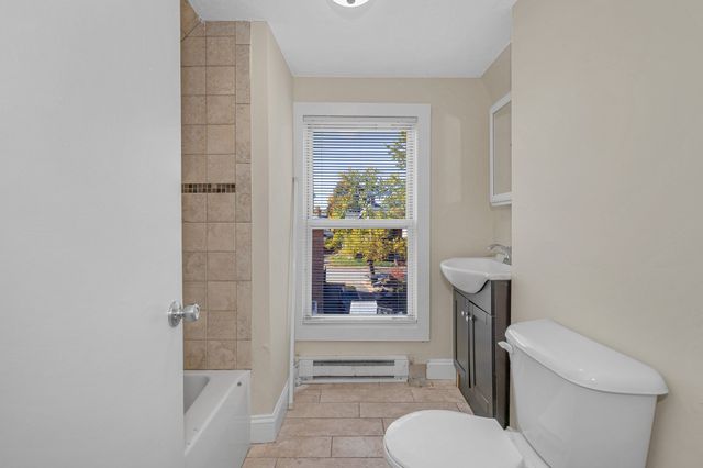 61 Marlborough Street 6, Lowell, MA 01851