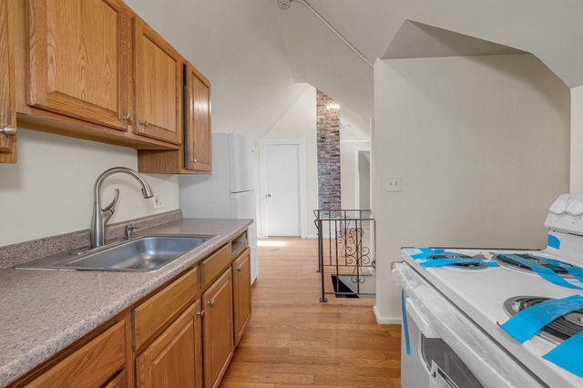 61 Marlborough Street 6, Lowell, MA 01851