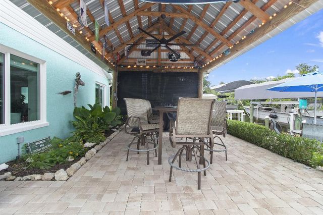 810 25TH AVENUE W, Palmetto, FL 34221