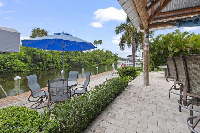 810 25TH AVENUE W, Palmetto, FL 34221