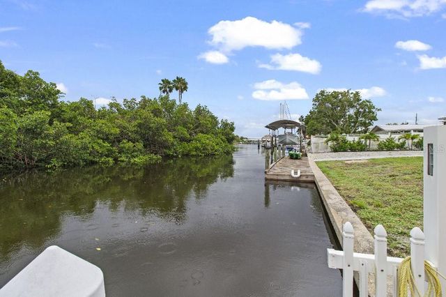 810 25TH AVENUE W, Palmetto, FL 34221
