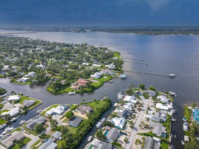 810 25TH AVENUE W, Palmetto, FL 34221
