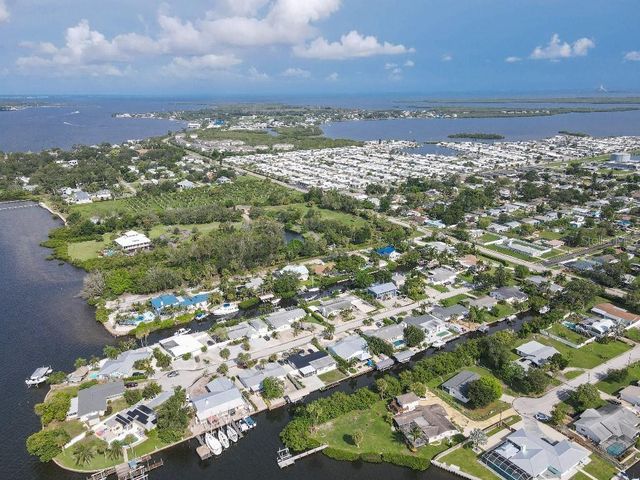 810 25TH AVENUE W, Palmetto, FL 34221