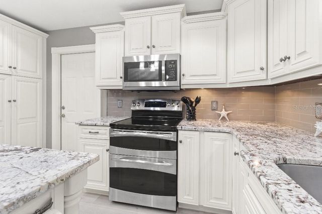 810 25TH AVENUE W, Palmetto, FL 34221
