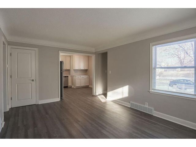 5247 Dupont Aveue North, Minneapolis, MN 55430