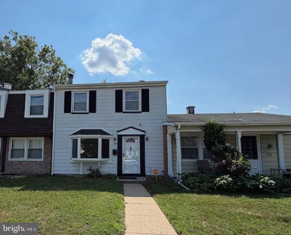 50 RAEBURN LN, Willingborough, NJ 08046