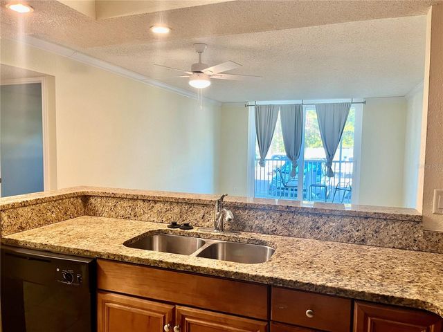 2700 COCONUT BAY LANE 1k, Sarasota, FL 34237