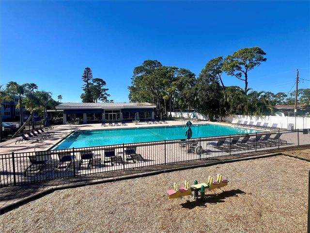 2700 COCONUT BAY LANE 1k, Sarasota, FL 34237